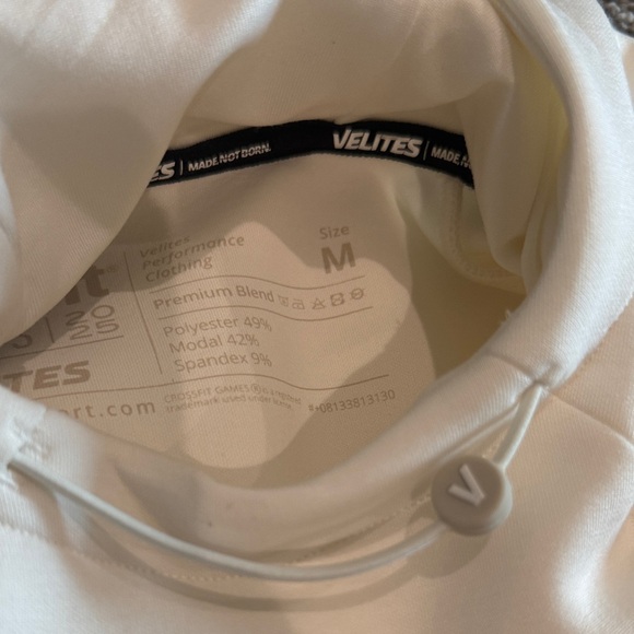 CrossFit Games 2025 - Velites Cream hooded sweatshirt - w/magnetic pockets NEW! - Picture 3 of 10